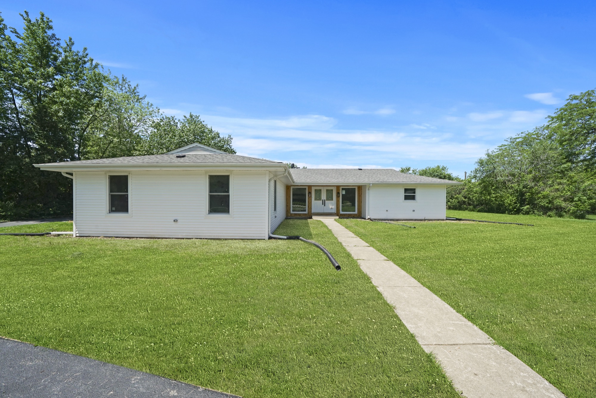 Boundary Hill - Exterior