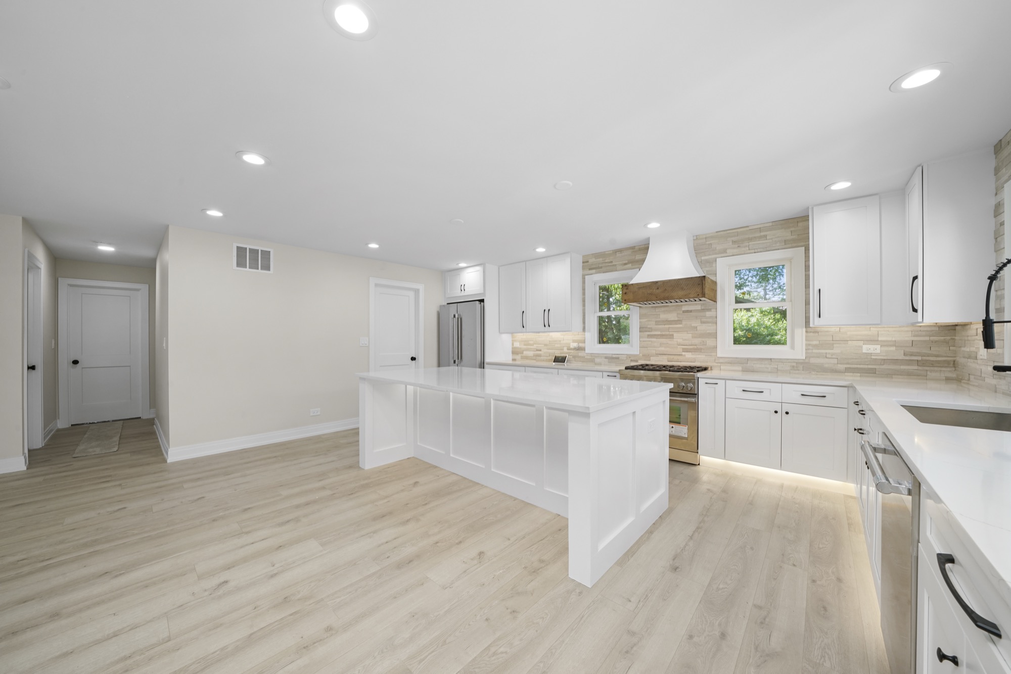 Boundary Hill - Kitchen